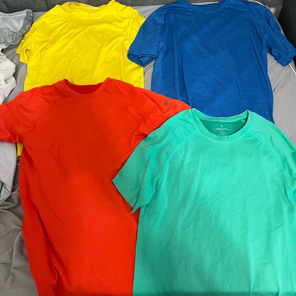 Men’s Small Fabletics 4-Pack Shirt Multicolor
